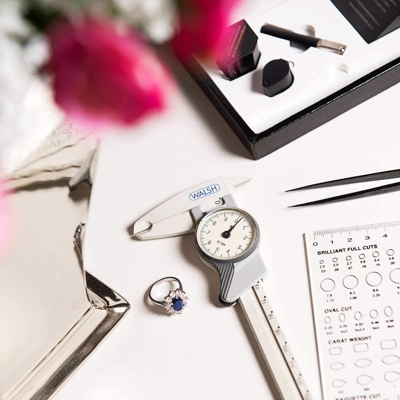 Johnsons Jewellers Ring Valuation Equipment